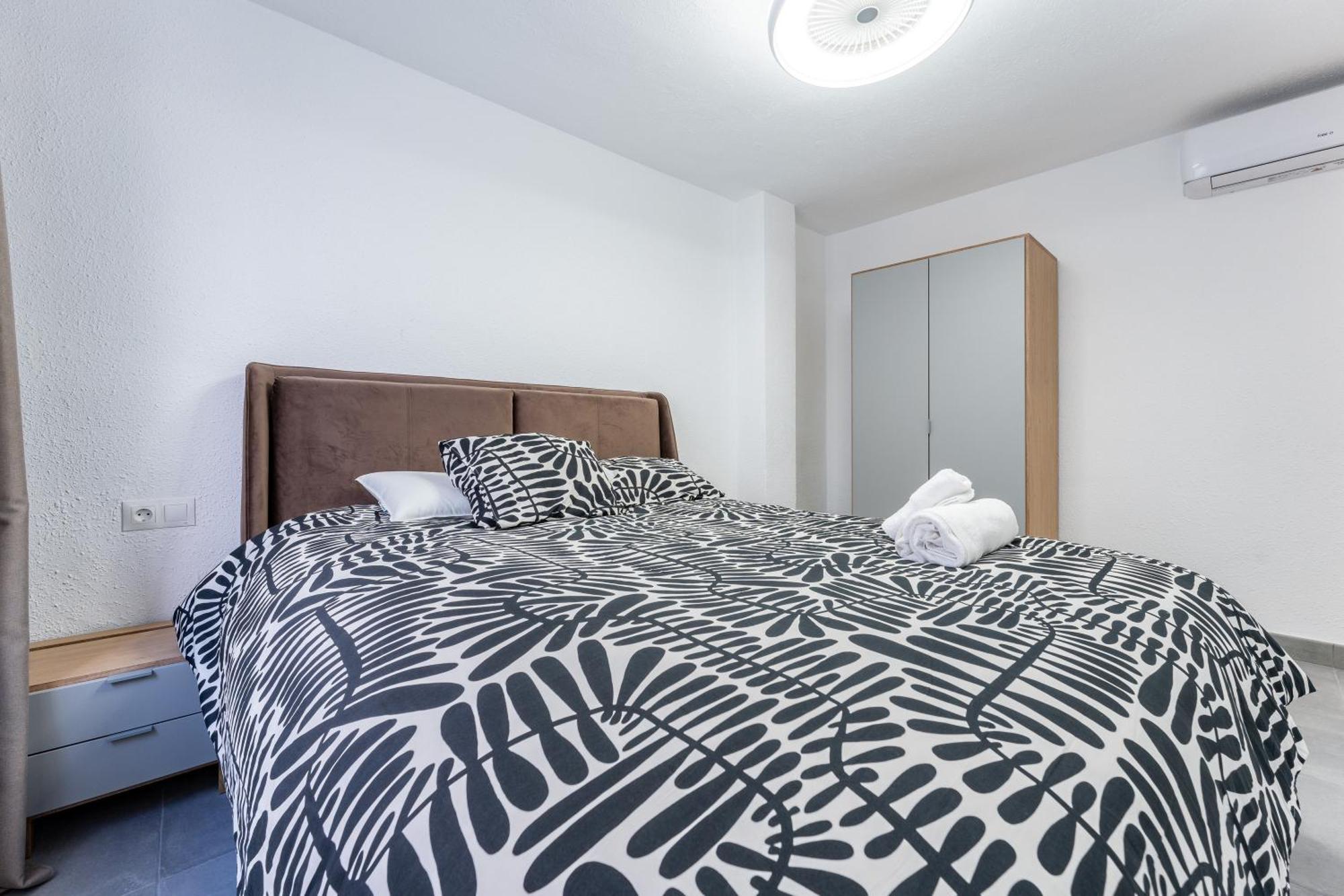 Apartamento Malaga Centro Luaran gambar